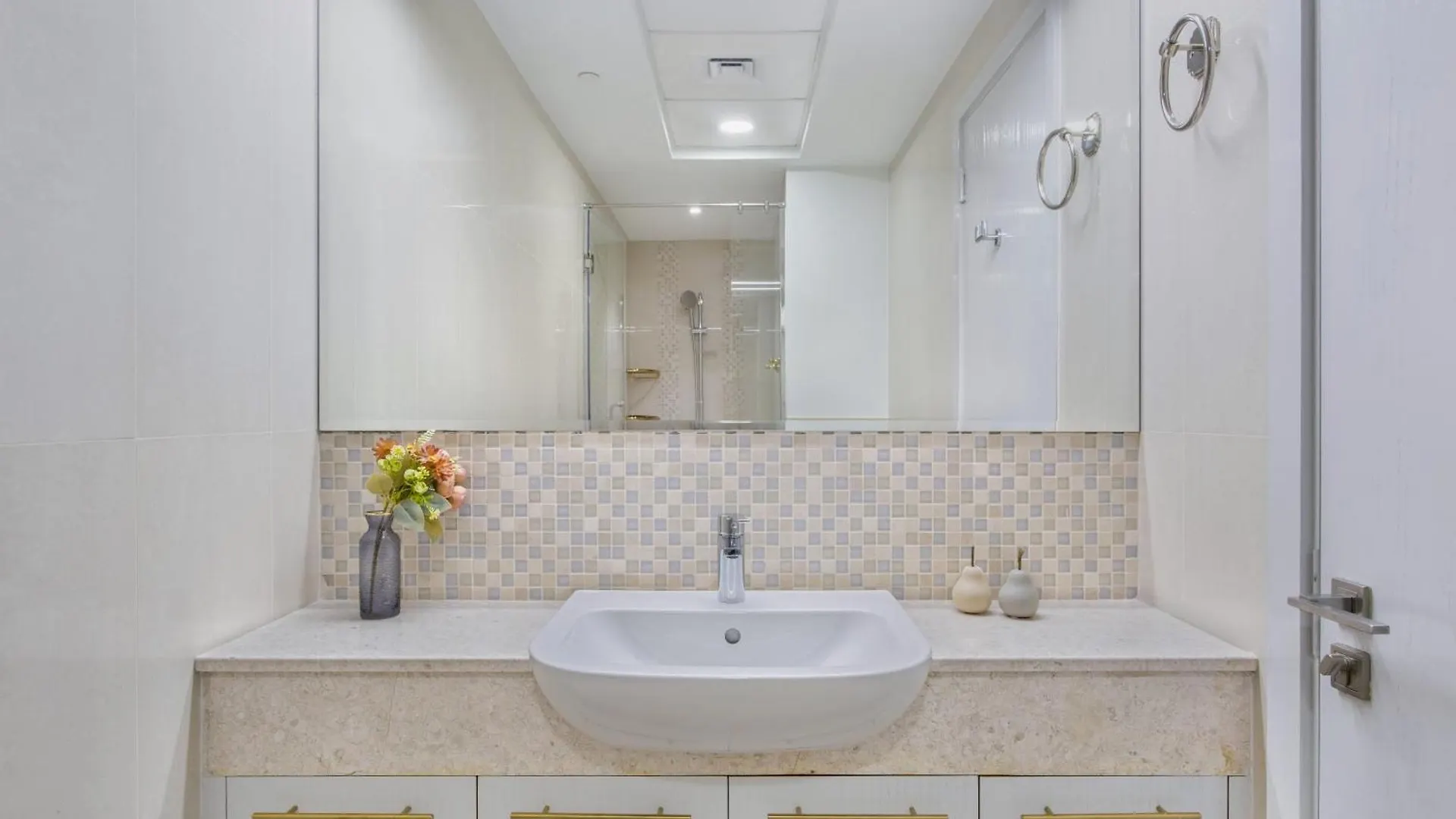 Stunning 2Br Apartment In Bellevue Tower With Burj Khalifa & Skyscraper View Dubai
